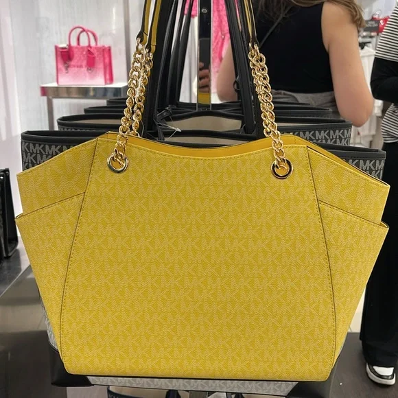 Michael Kors Jet Set Large Signature Logo Chain Shoulder Tote
DAISY YELLOW
NWT - Picture 6 of 16